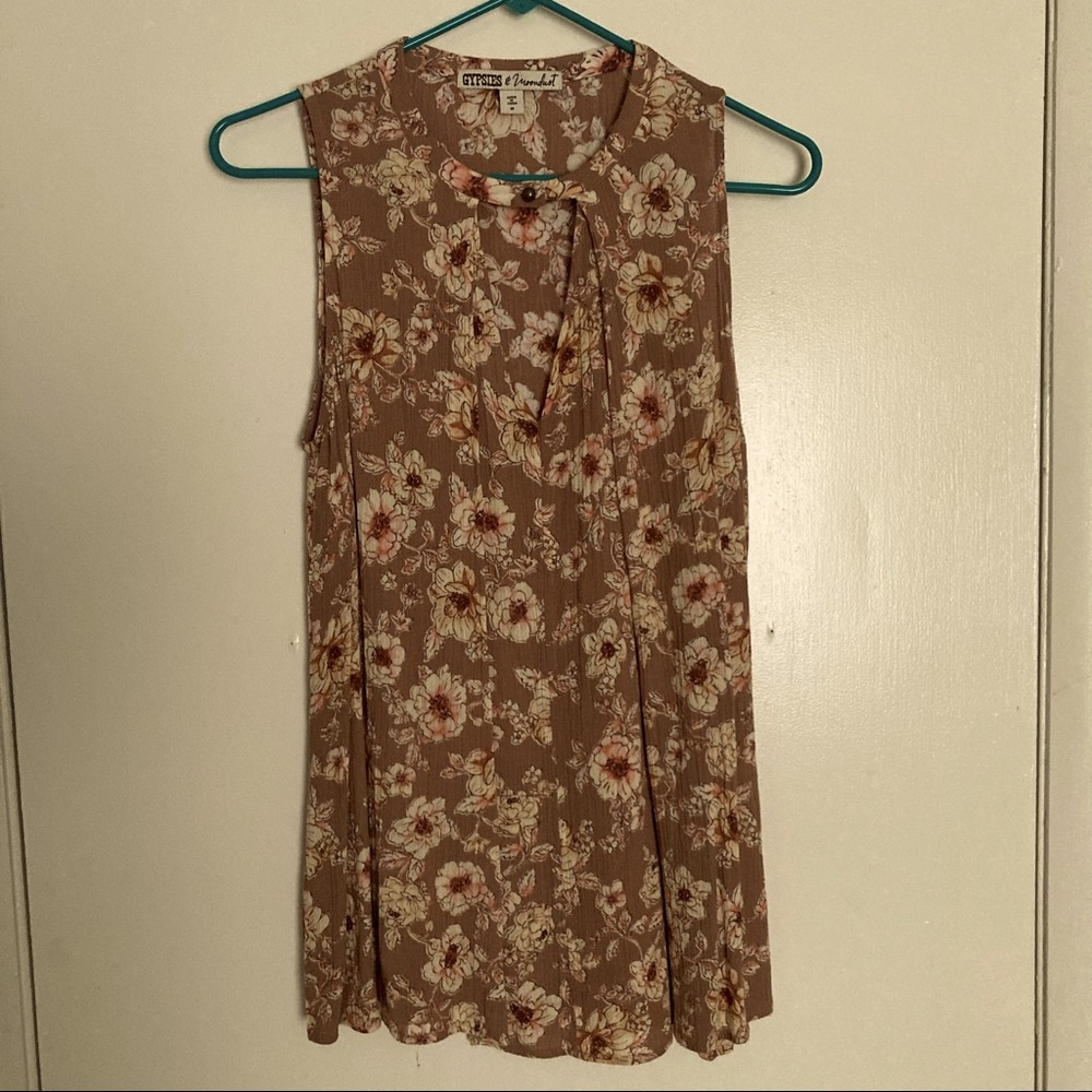 Gypsies & Moondust Floral Tunic with deep arms & a button